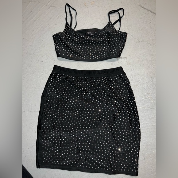 black rhinestones two piece skirt and top - Picture 3 of 10